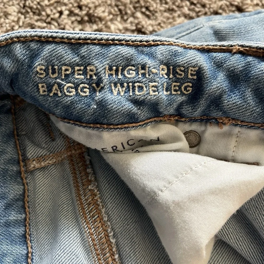 American Eagle Super High-Rise Baggy Wide Leg Jeans Women's Size‎ 10 Light Wash